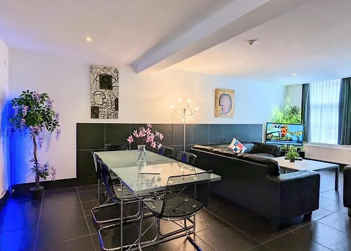 The In The Center Aparthotel 4*