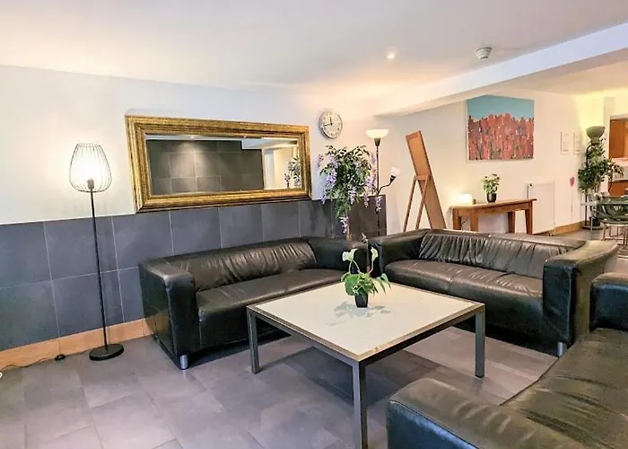 The In The Center Aparthotel