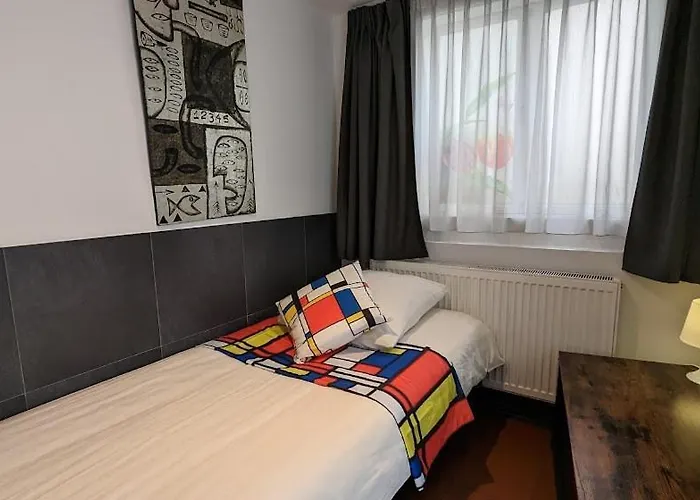 The In The Center 4*