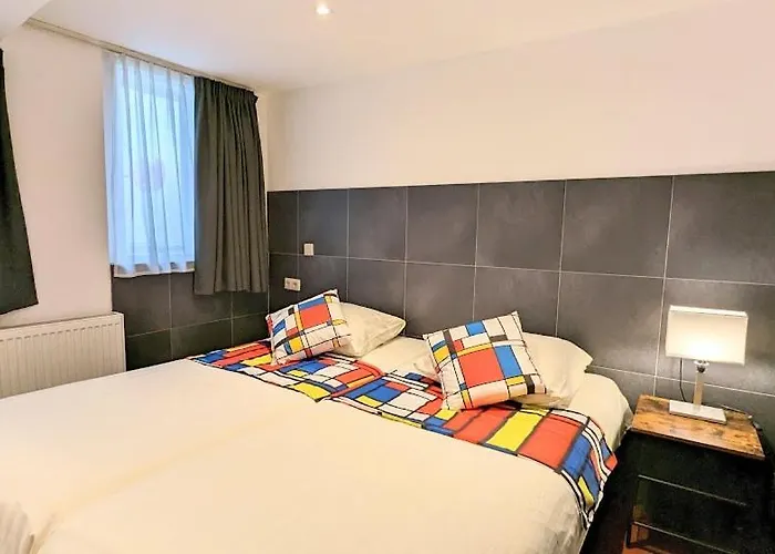 The In The Center Aparthotel 4*