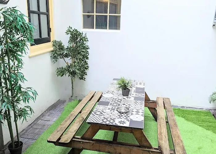 The In The Center Aparthotel 4*