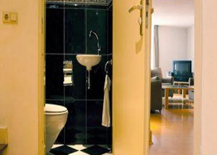 Aparthotel The In The Center 4*