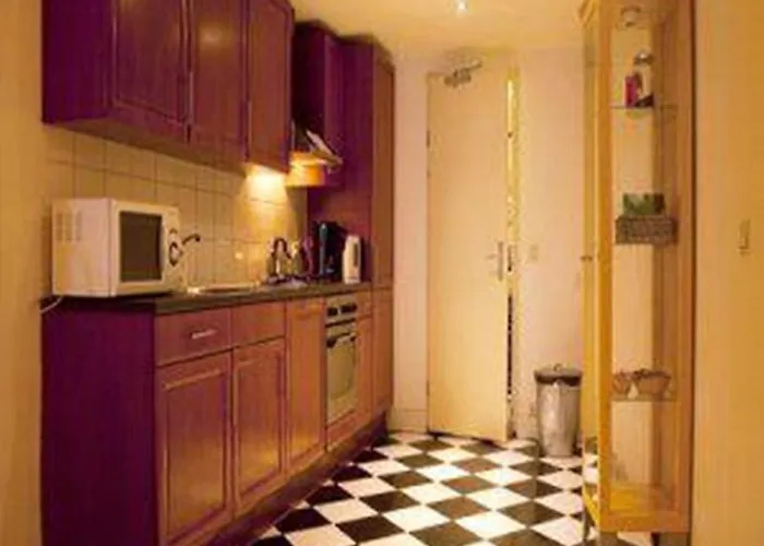 The In The Center Aparthotel 4*