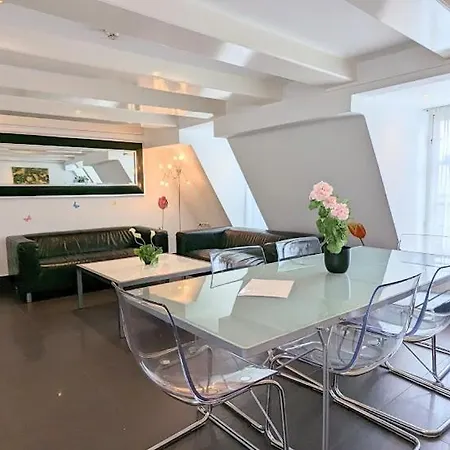 The In The Center Apartmanhotel Amszterdam