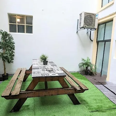 The In The Center شقة فندقية