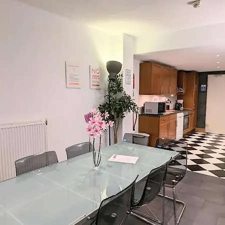 The In The Center 4*