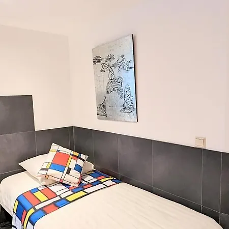 The In The Center Aparthotel 4*