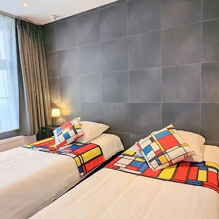 The In The Center Aparthotel