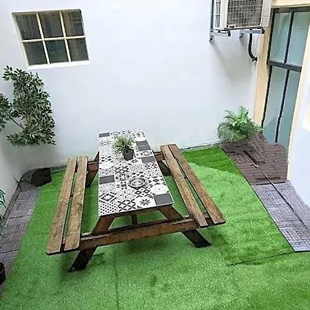 The In The Center شقة فندقية