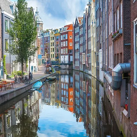 The In The Center Aparthotel 4*