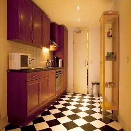 The In The Center Aparthotel 4*