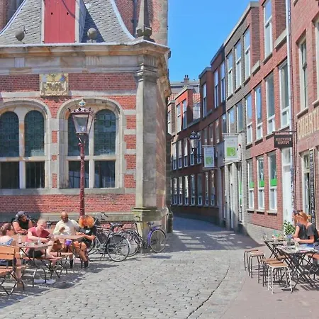 The In The Center أمستردام