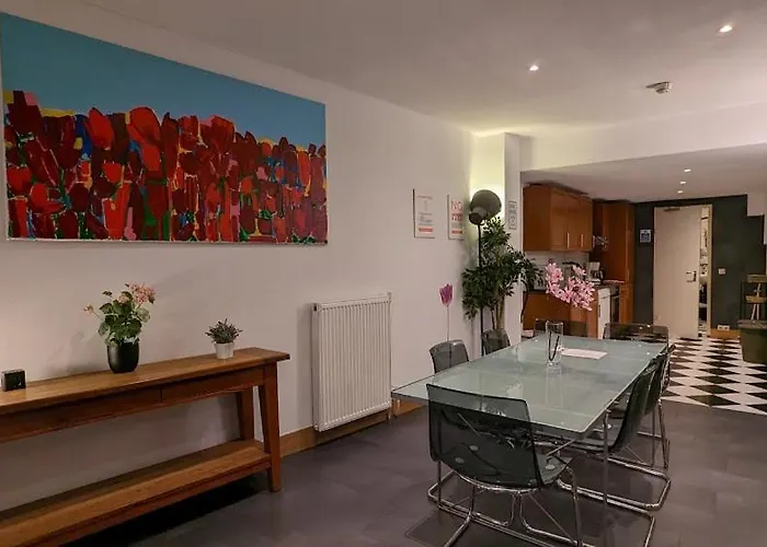 The In The Center מלון דירות 4*