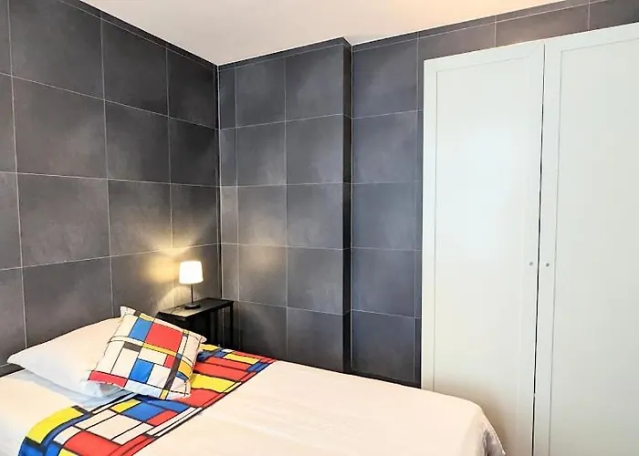 מלון דירות The In The Center 4*