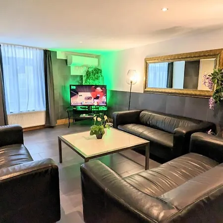 The In The Center Aparthotel 4*