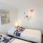 The In The Center Aparthotel